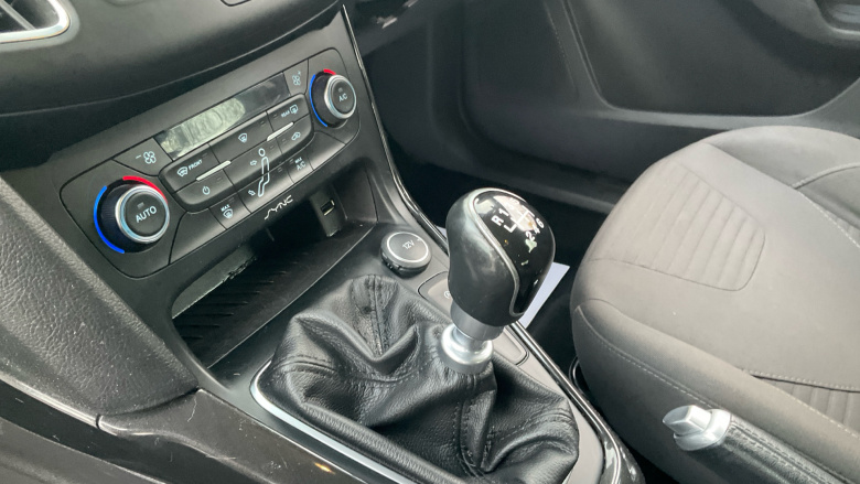 Ford Focus 1.0 EcoBoost 125 Titanium 5dr Petrol Hatchback